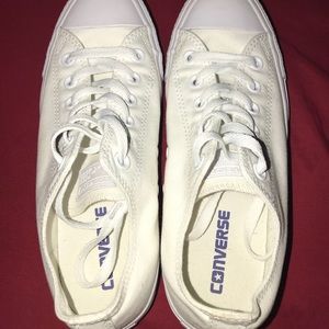 White converse sneakers